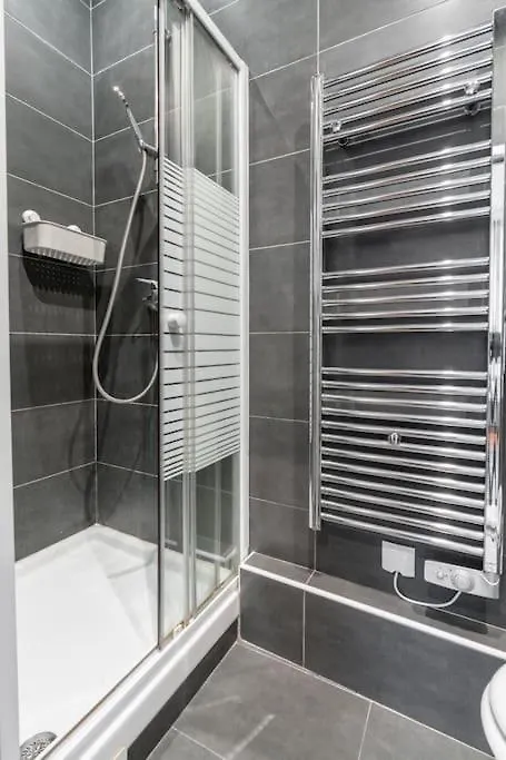 Ferienwohnung Studio Luxe Montaigne Paris Apartment