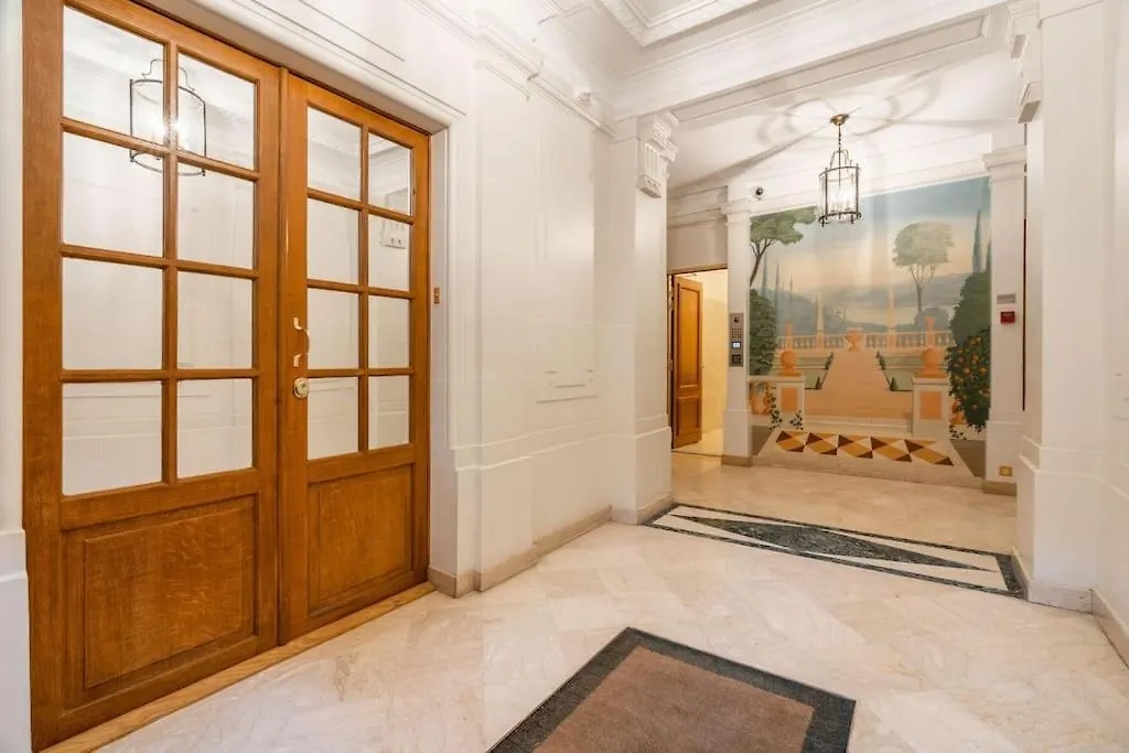 Studio Luxe Montaigne Apartment Paris